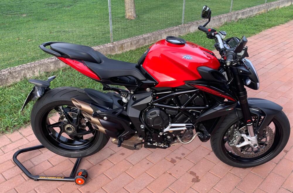 MV Agusta Brutale 800 (2020) (2)