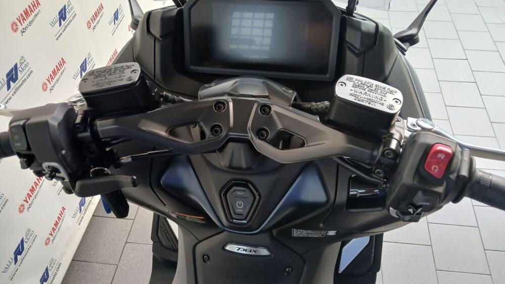 Yamaha T-Max 560 (2022 - 24) (5)