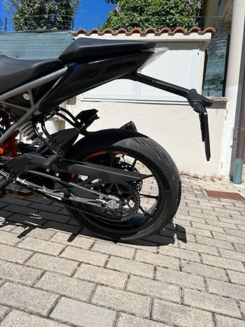 KTM 125 Duke (2021 - 23) (2)