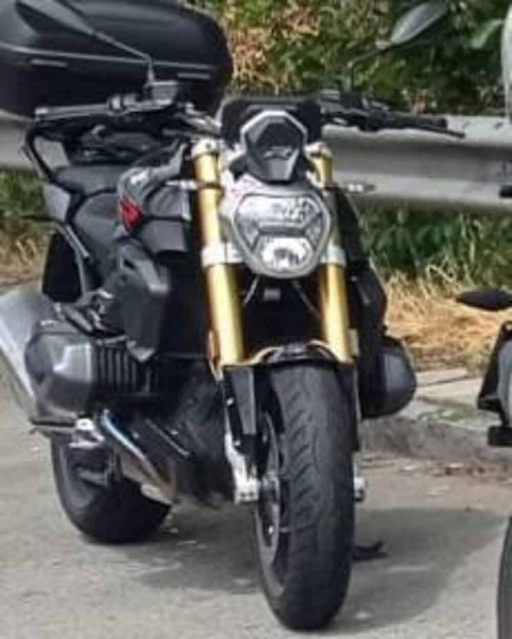 Bmw R 1250 R (2021 - 25) (2)