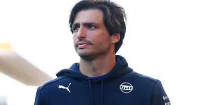 F1. Carlos Sainz scagionato, il contatto con Lawson in Olanda era solo incidente di gara. Punti sulla superlicenza restituiti