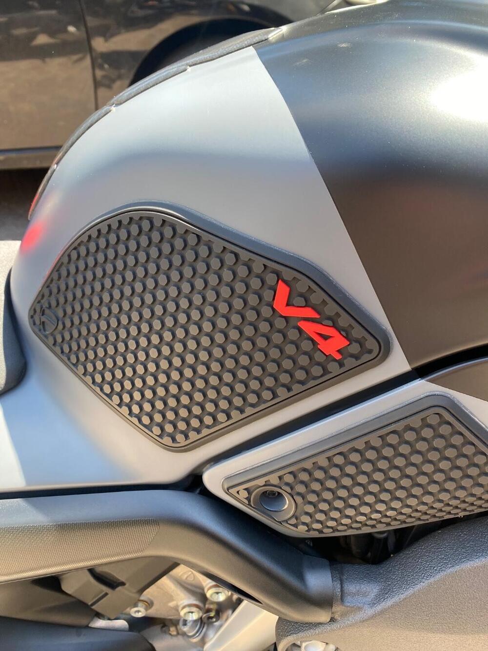 Ducati Streetfighter V4 S (2023 - 24) (8)