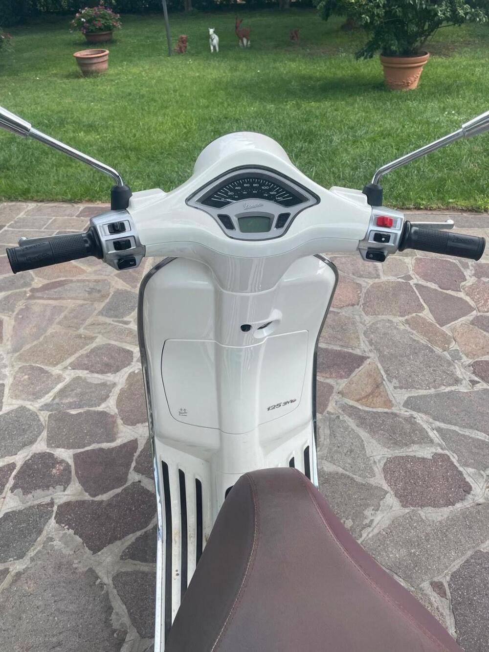 Vespa Primavera 125 3V i-get ABS (2017 - 18) (2)