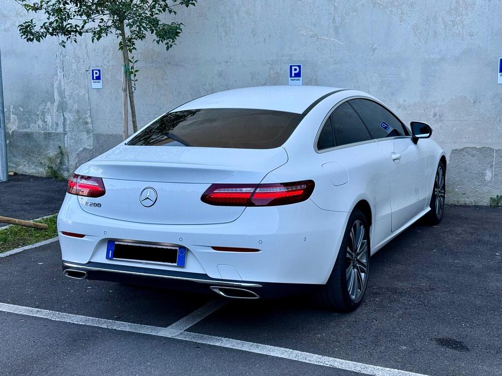 Mercedes-Benz Classe E Coupé usata a Milano (8)