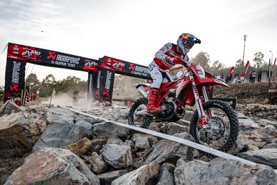 EnduroGP25 #5 Portogallo D2. Rivincita Andrea Verona nel Mondiale che non finisce mai [VIDEO]
