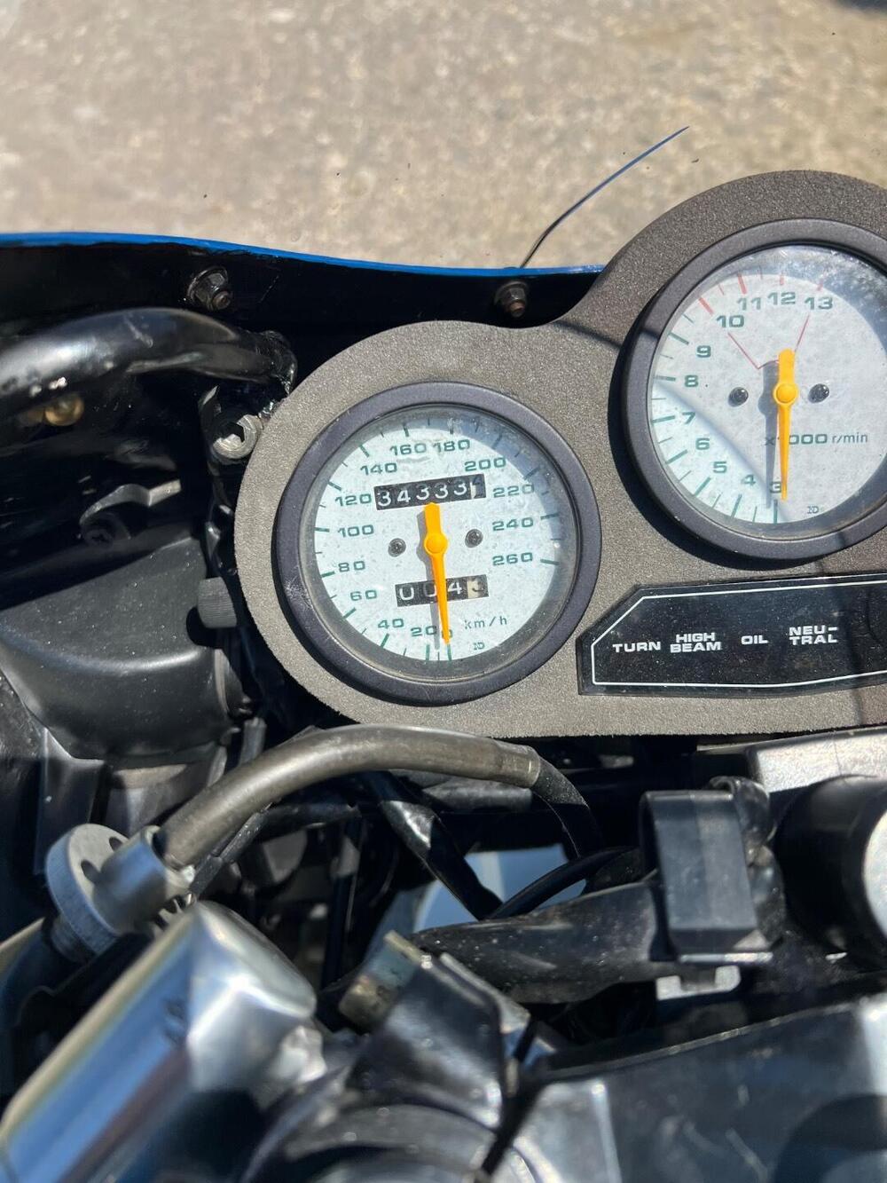 Suzuki Rg 500 gamma (10)