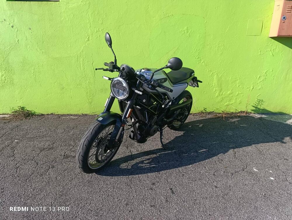 Husqvarna Vitpilen 401 (2021 - 23) (2)