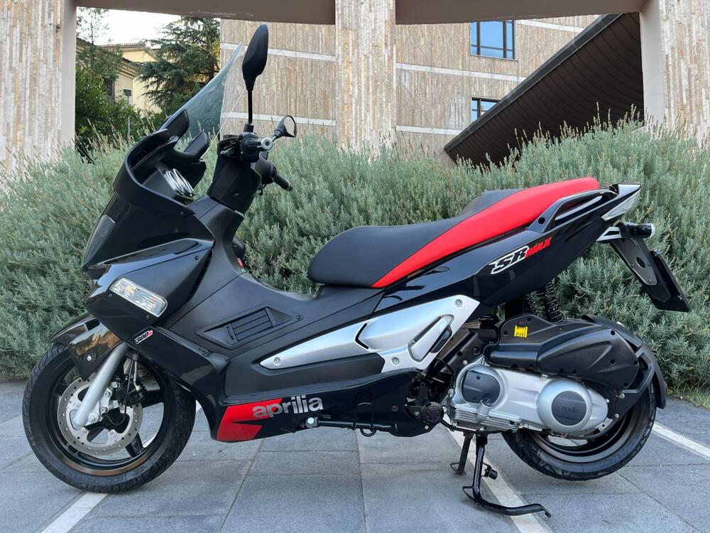 Aprilia SR Max 300 (2011 - 16)