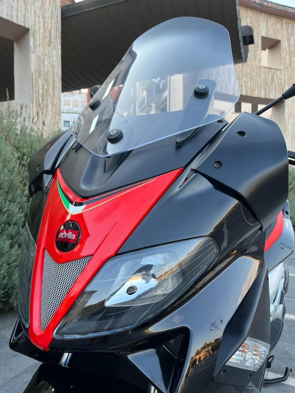Aprilia SR Max 300 (2011 - 16) (5)