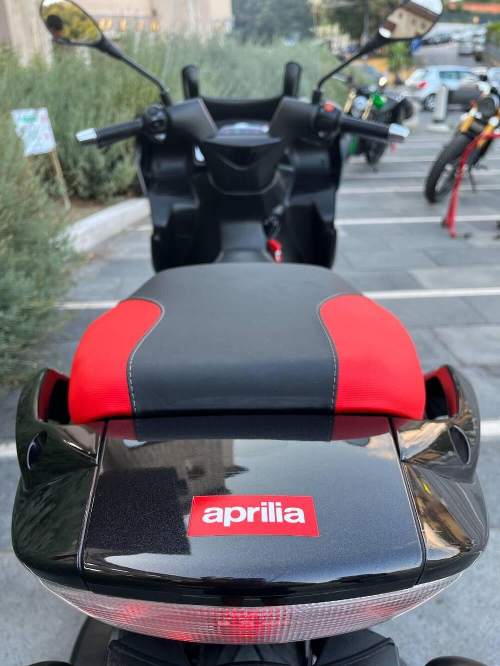 Aprilia SR Max 300 (2011 - 16) (18)