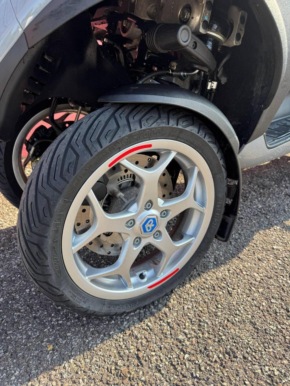 Piaggio MP3 400 ABS Hpe (2021 - 22) (8)