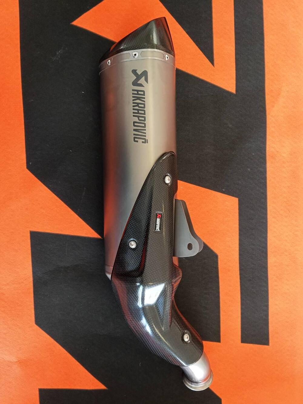 AKRAPOVIC 790-890 DUKE