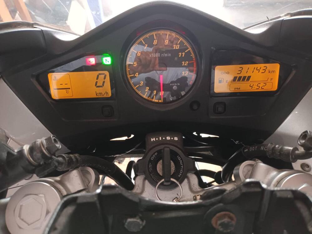 Honda VFR 800 (2002 - 05) (2)