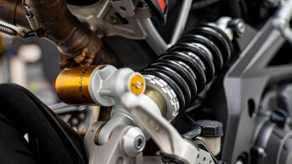 Aprilia Dorsoduro 750 (2009 - 14) (11)