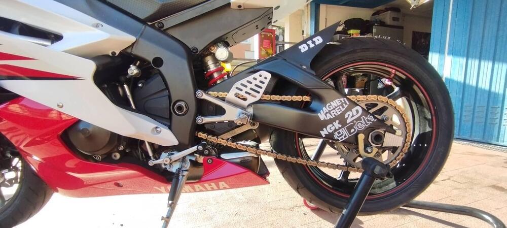 Yamaha YZF R6 (2006 - 07) (9)