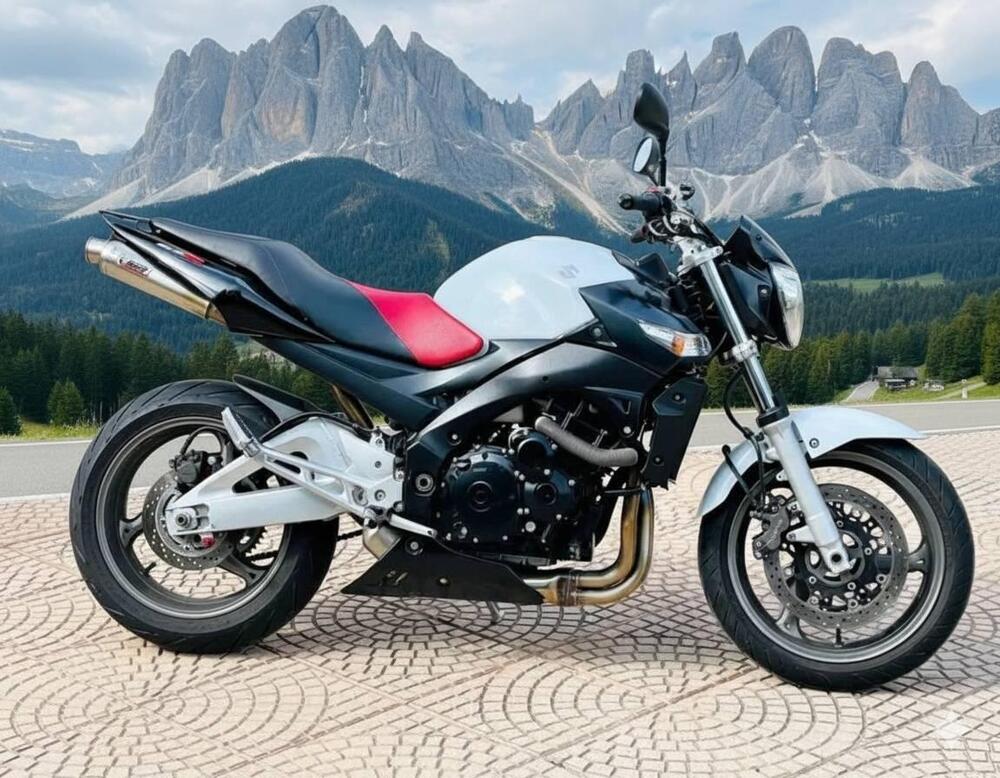Suzuki GSR 600 (2006 - 11) (3)