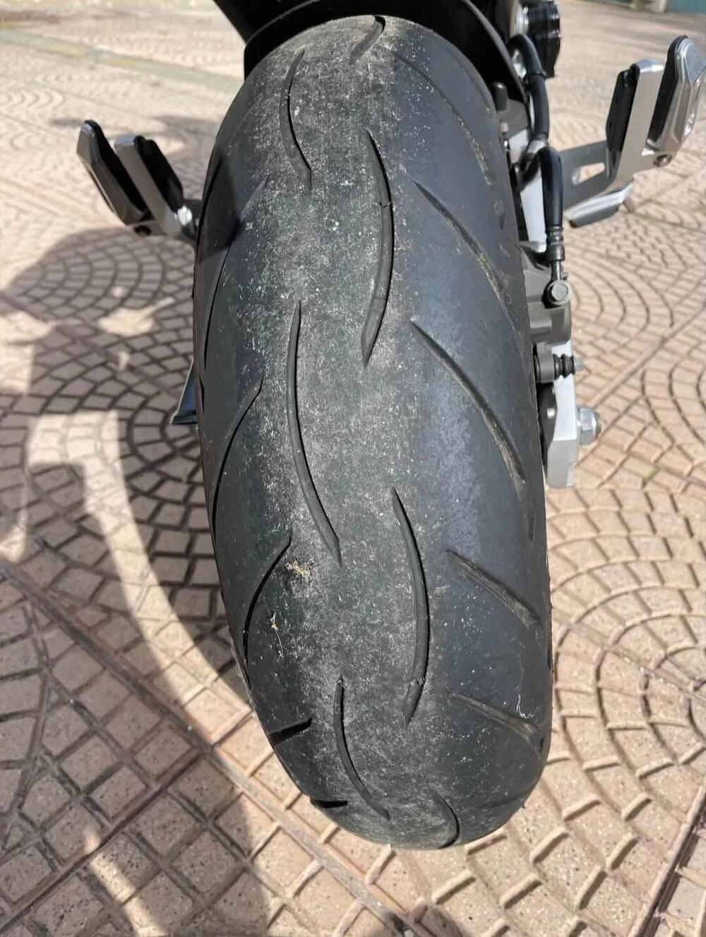 Suzuki GSR 600 (2006 - 11) (6)