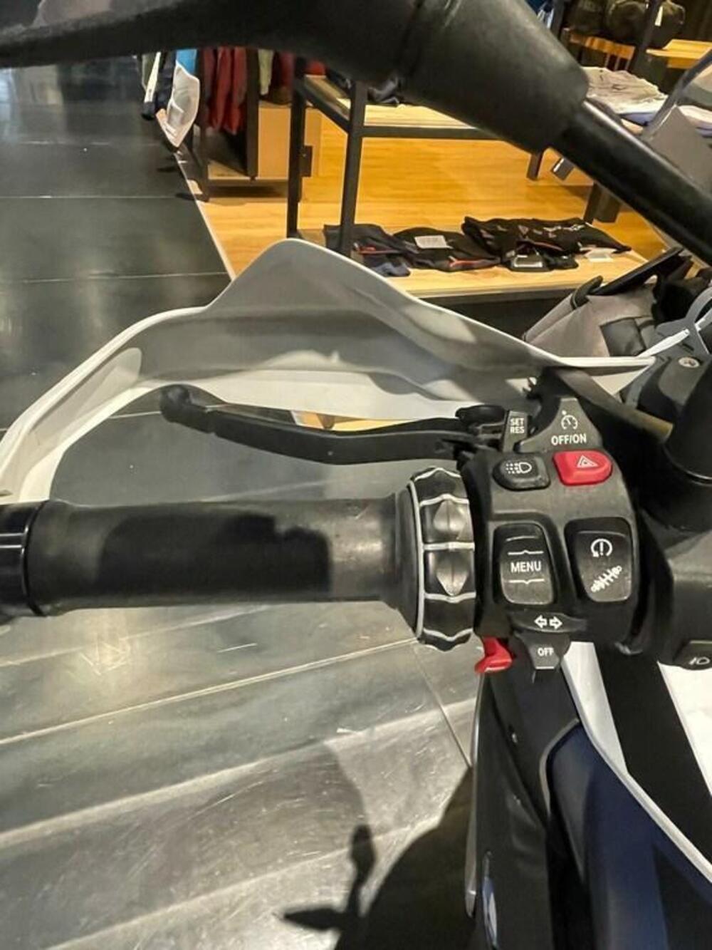 Bmw R 1250 GS (2021 - 24) (2)