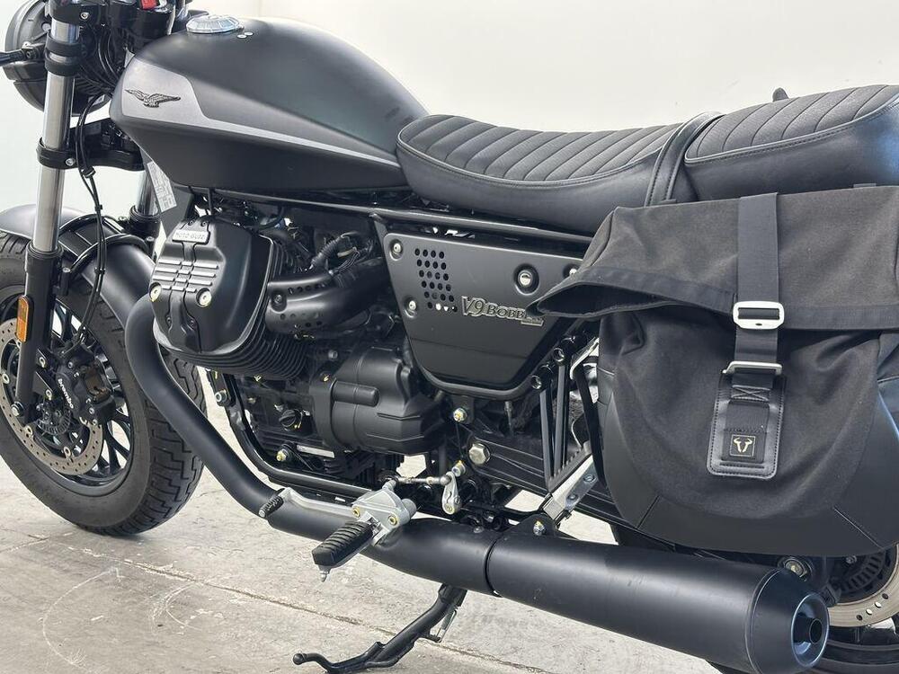 Moto Guzzi V9 Bobber (2021 - 25) (8)