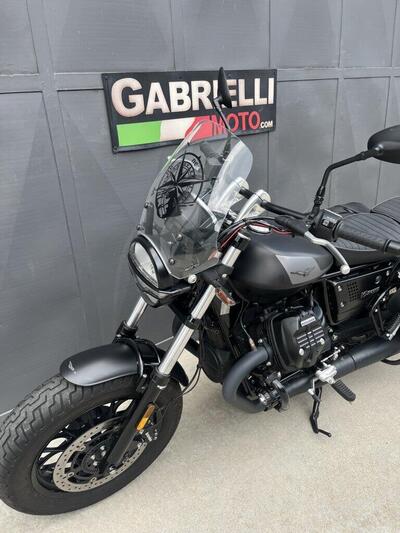Moto Guzzi V9 Bobber (2021 - 25) usata