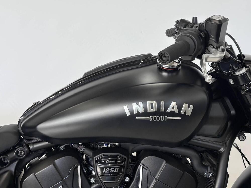 Indian Scout 1250 Bobber Limited + Tech (2025 - 26) (2)