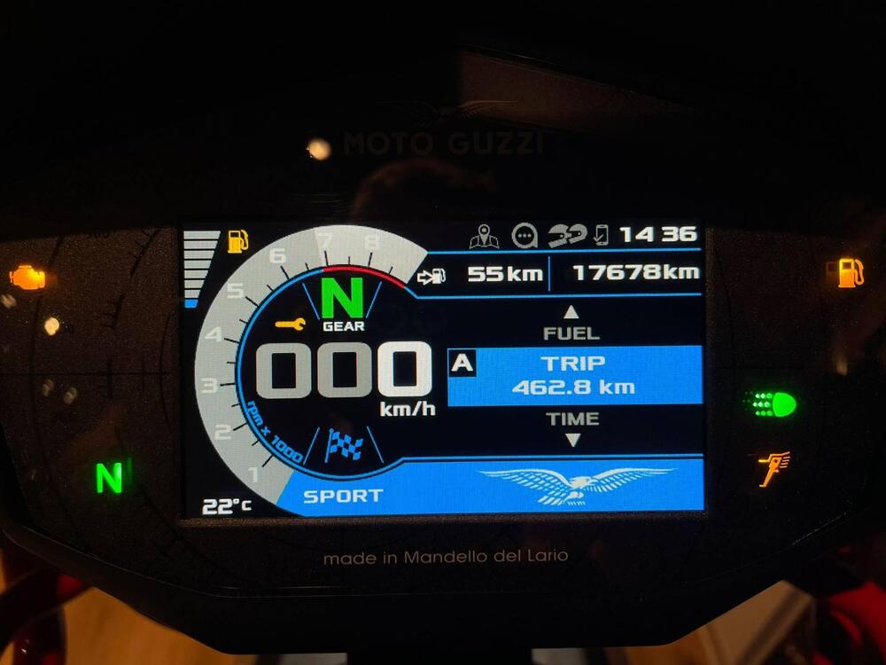 Moto Guzzi V85 TT (2021 - 23) (7)