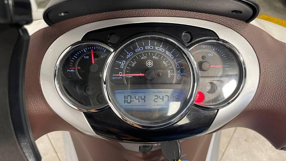 Piaggio Beverly 300 i.e. (2010 - 16) (7)