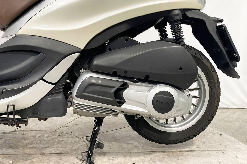 Piaggio Beverly 300 i.e. (2010 - 16) (6)