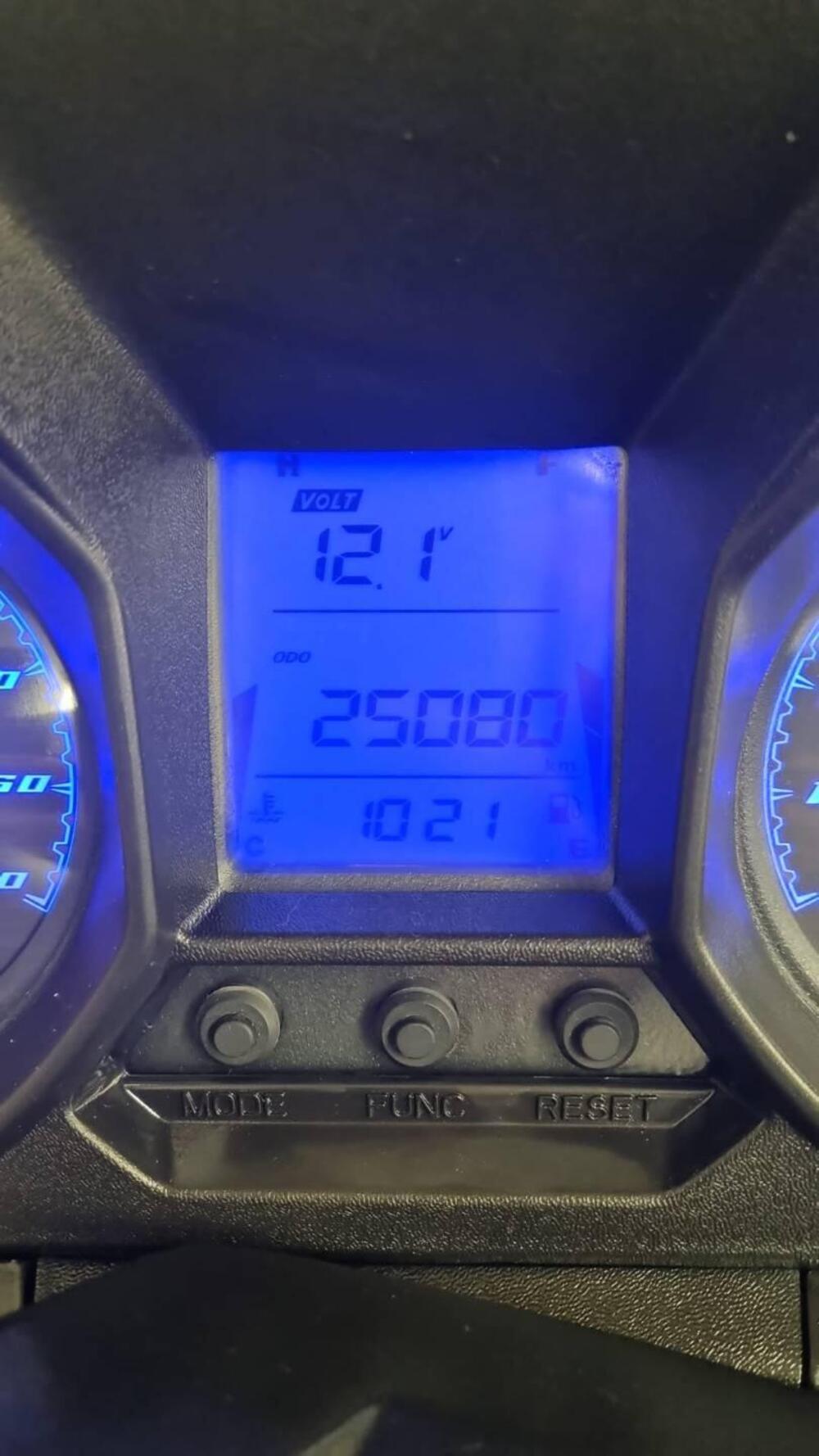 Kymco Downtown 350i TCS (2020) (2)