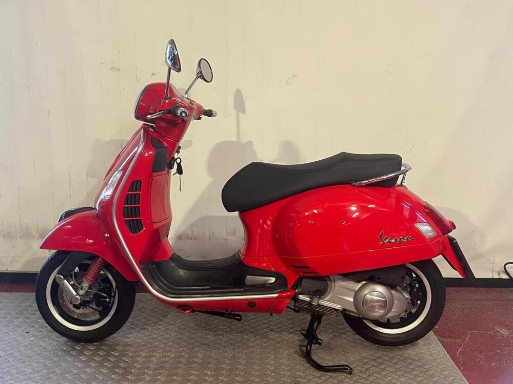 Vespa GTS 300 Super (2008 - 16) (2)
