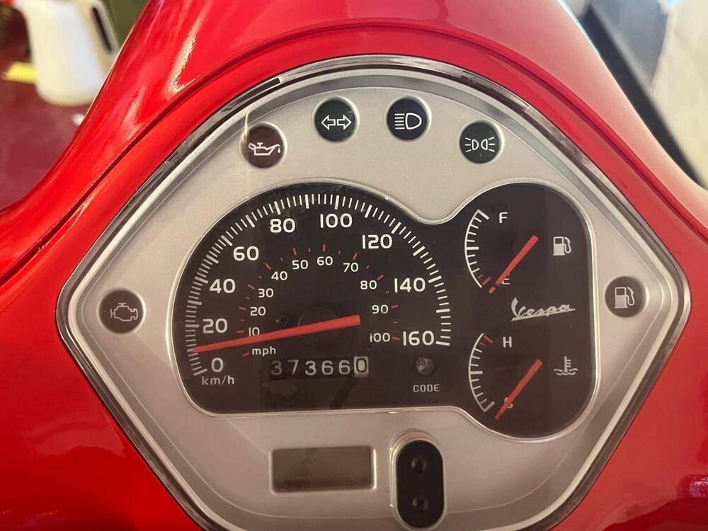 Vespa GTS 300 Super (2008 - 16) (3)