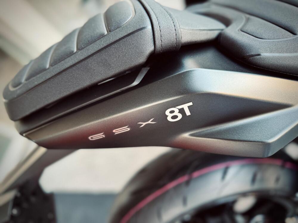 Suzuki GSX-8T (2025 - 26) (8)