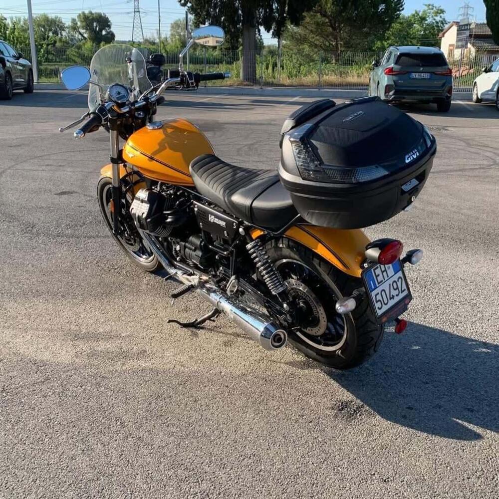 Moto Guzzi V9 Roamer (2016 - 18) (7)