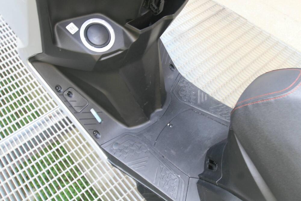 Kymco KRV 200 (2023 - 26) (4)