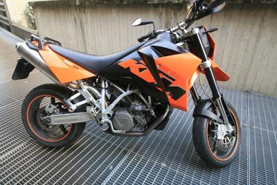 KTM 950 Supermoto (2005) usata