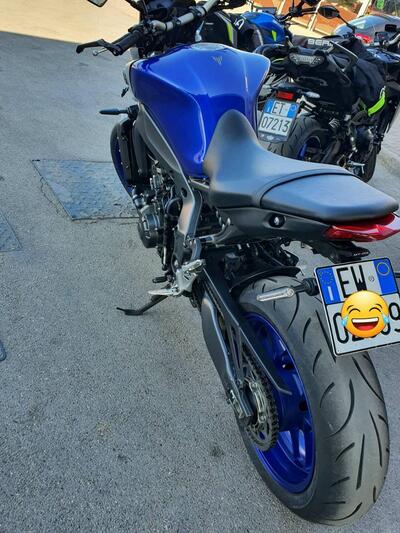 Yamaha MT-09 (2021 - 23) usata