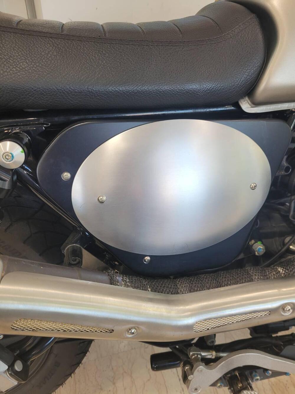 Moto Guzzi V7 II Stone (2015 - 17) (6)