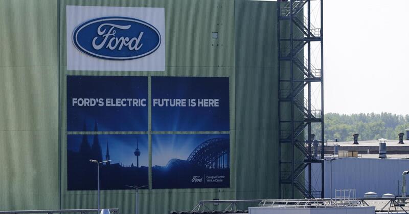 Ford taglia 1000 posti di lavoro nella fabbrica di auto elettriche di Colonia