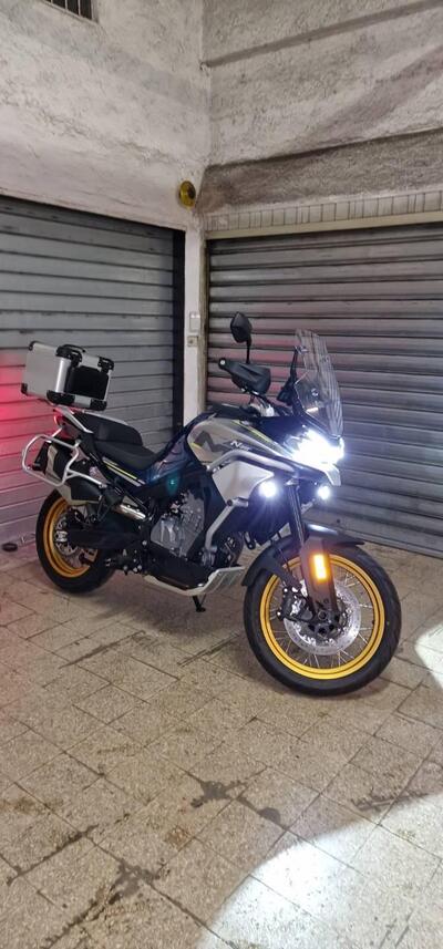CFMOTO 800MT Touring (2022 - 25) usata