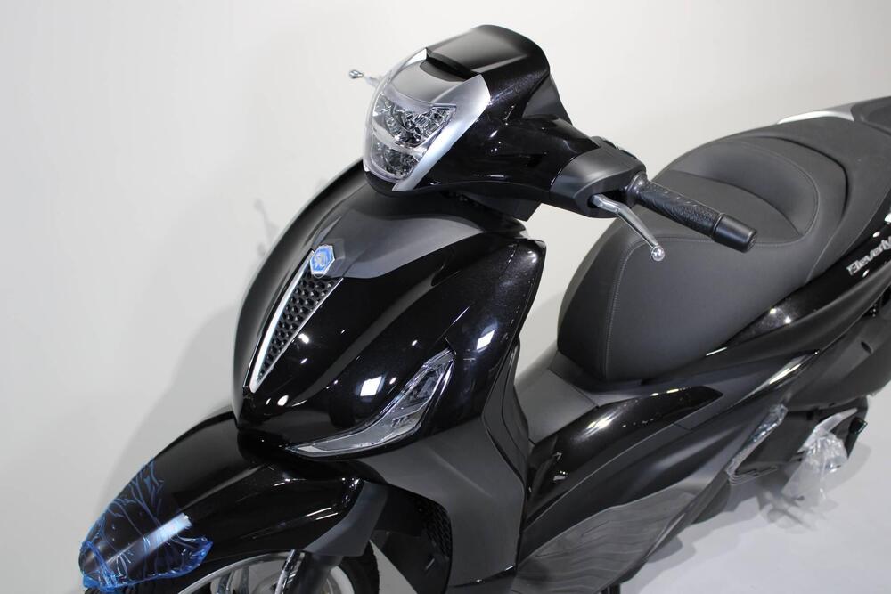 Piaggio Beverly 310 (2025 - 26) (8)