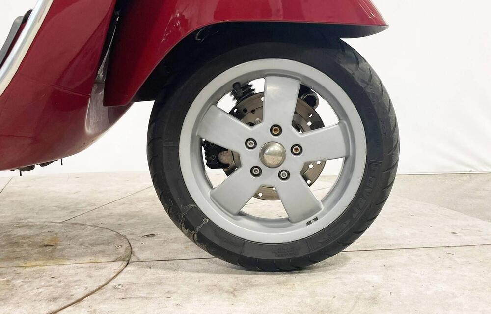 Vespa GTS 250 i.e. abs (6)