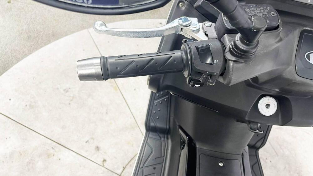 Kymco Xciting 300i R (2007 - 14) (9)