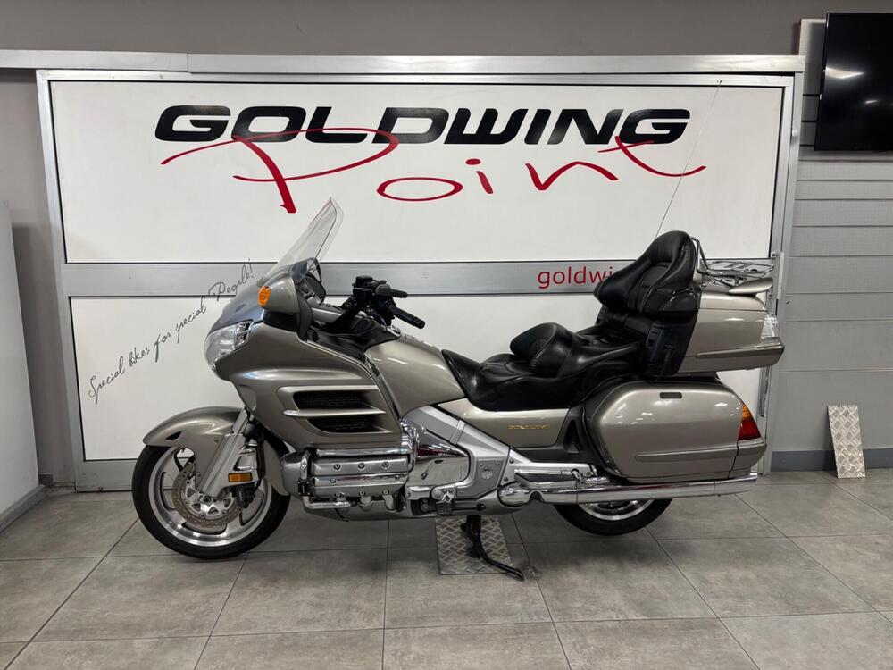 Honda GL 1800 Gold Wing (2000 - 05) (6)