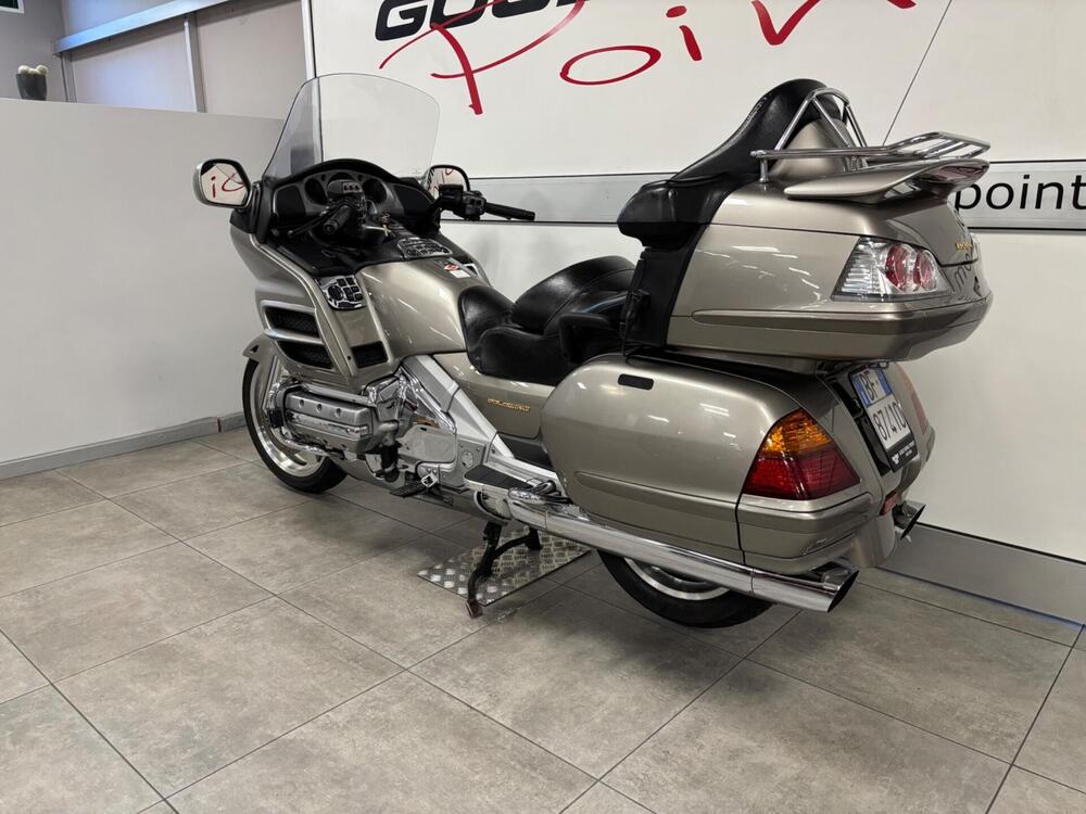 Honda GL 1800 Gold Wing (2000 - 05) (9)