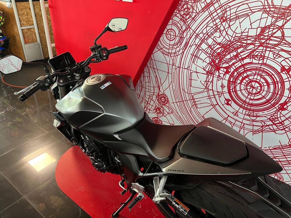 Honda CB 1000 Hornet (2025 - 26) (5)