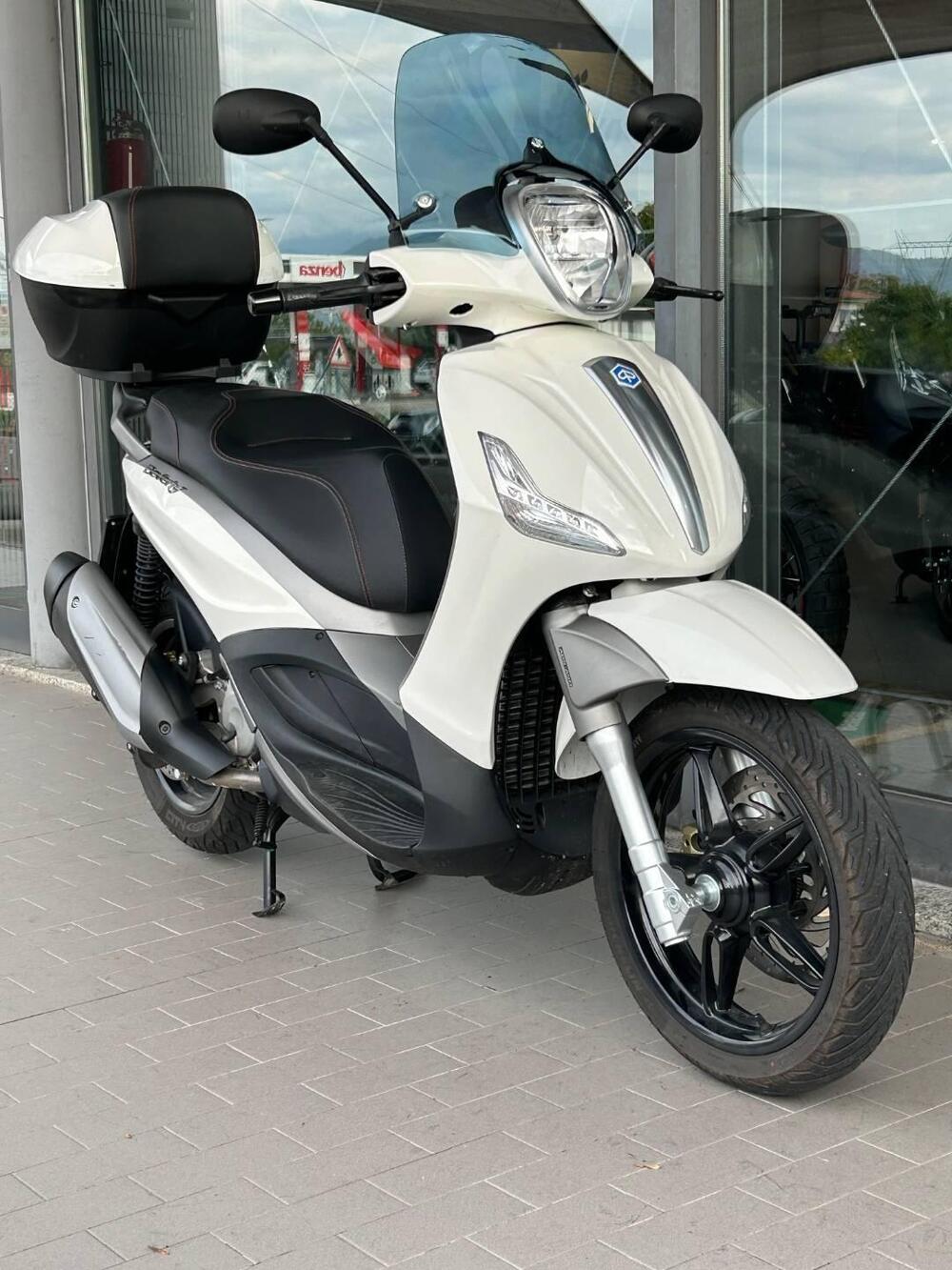 Piaggio Beverly 350 SportTouring ie ABS (2011 - 17) (3)