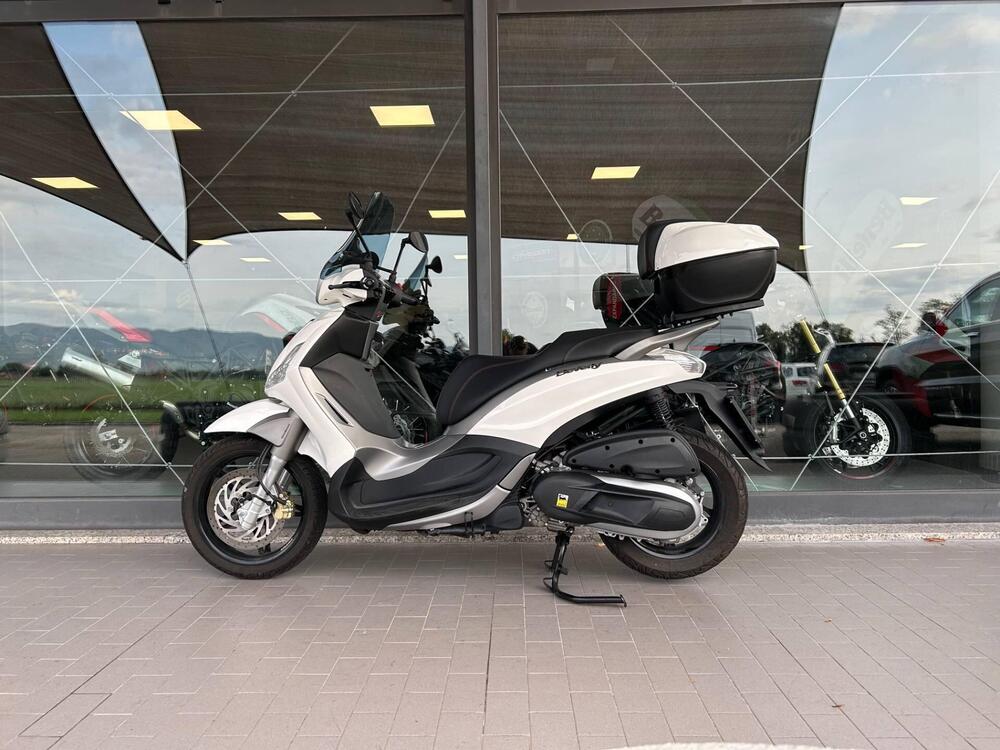 Piaggio Beverly 350 SportTouring ie ABS (2011 - 17)
