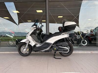 Piaggio Beverly 350 SportTouring ie ABS (2011 - 17) usata