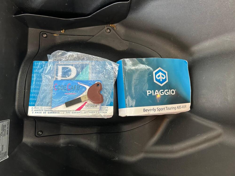 Piaggio Beverly 350 SportTouring ie ABS (2011 - 17) (6)