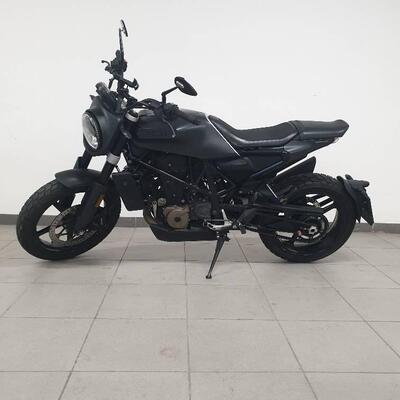Husqvarna Svartpilen 701 (2019) usata